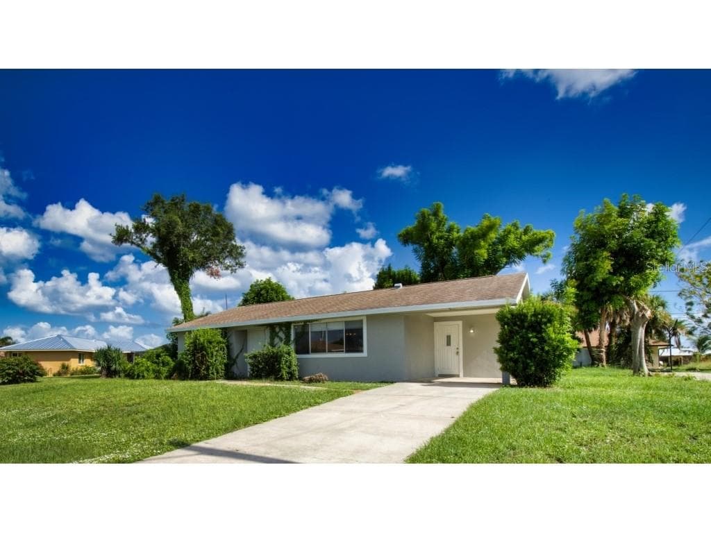 809 KENNWOOD TERRACE NW PORT CHARLOTTE, FL 33948