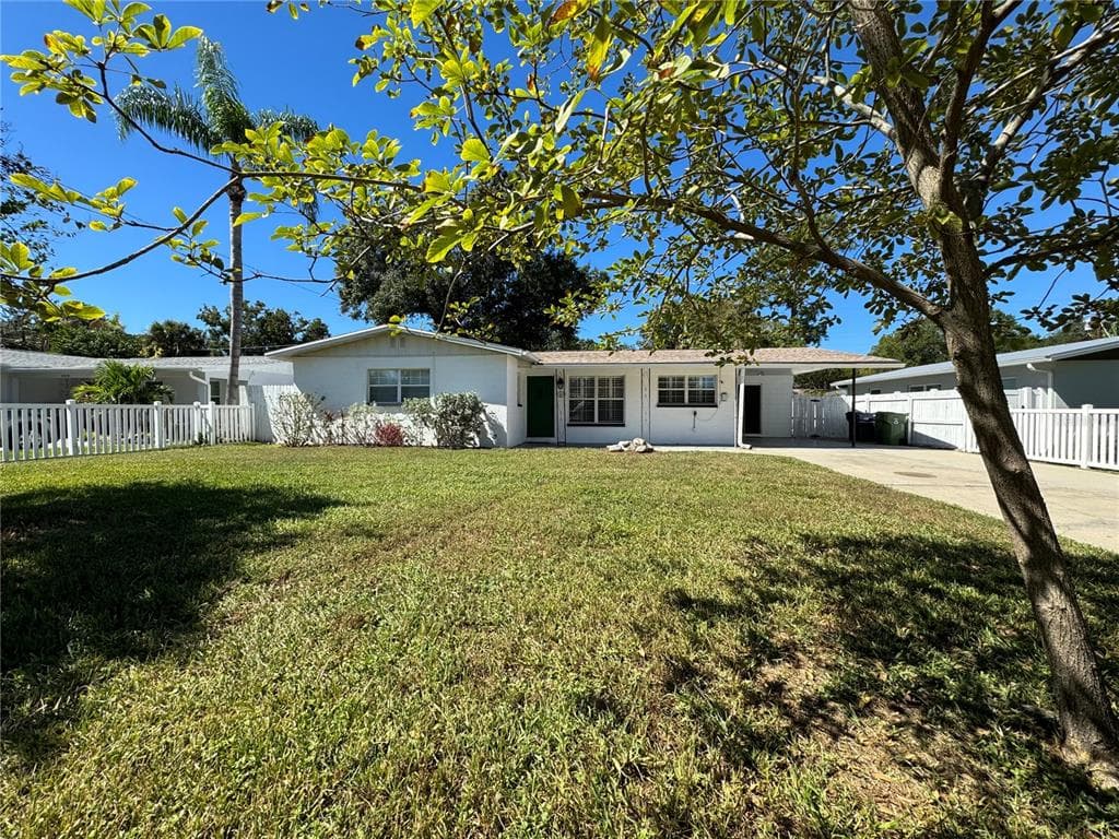 4517 S SHAMROCK ROAD TAMPA, FL 33611