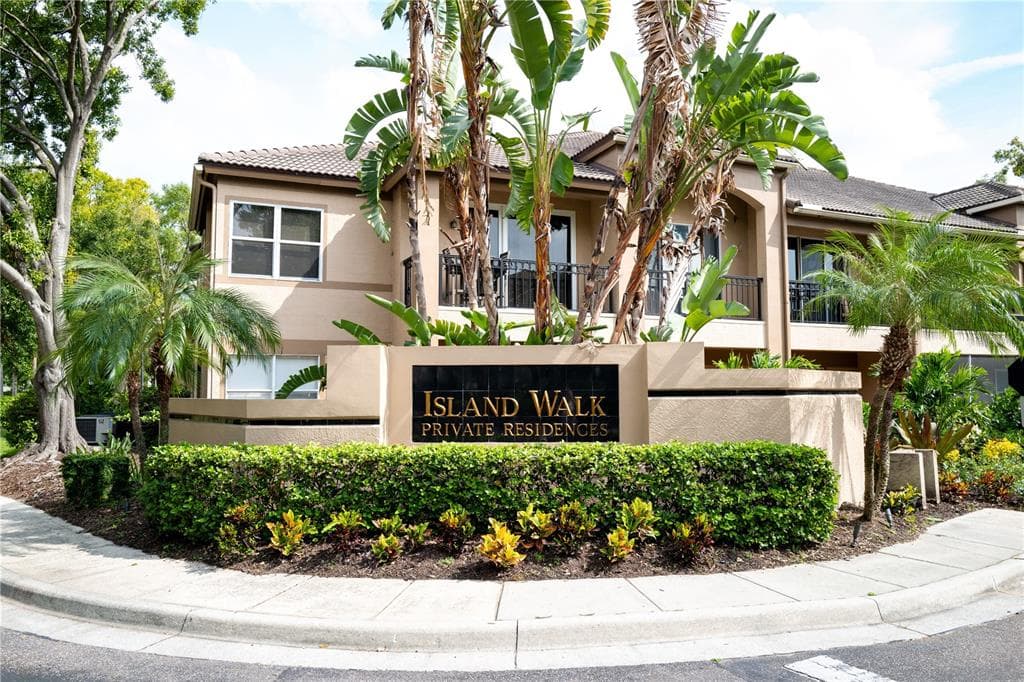 1008 NORMANDY TRACE ROAD UNIT 1008 TAMPA, FL 33602