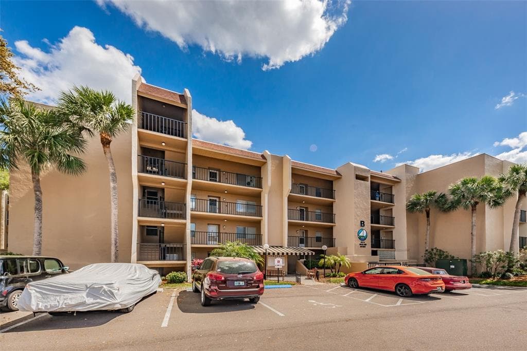 90 S HIGHLAND AVENUE UNIT 214 TARPON SPRINGS, FL 34689