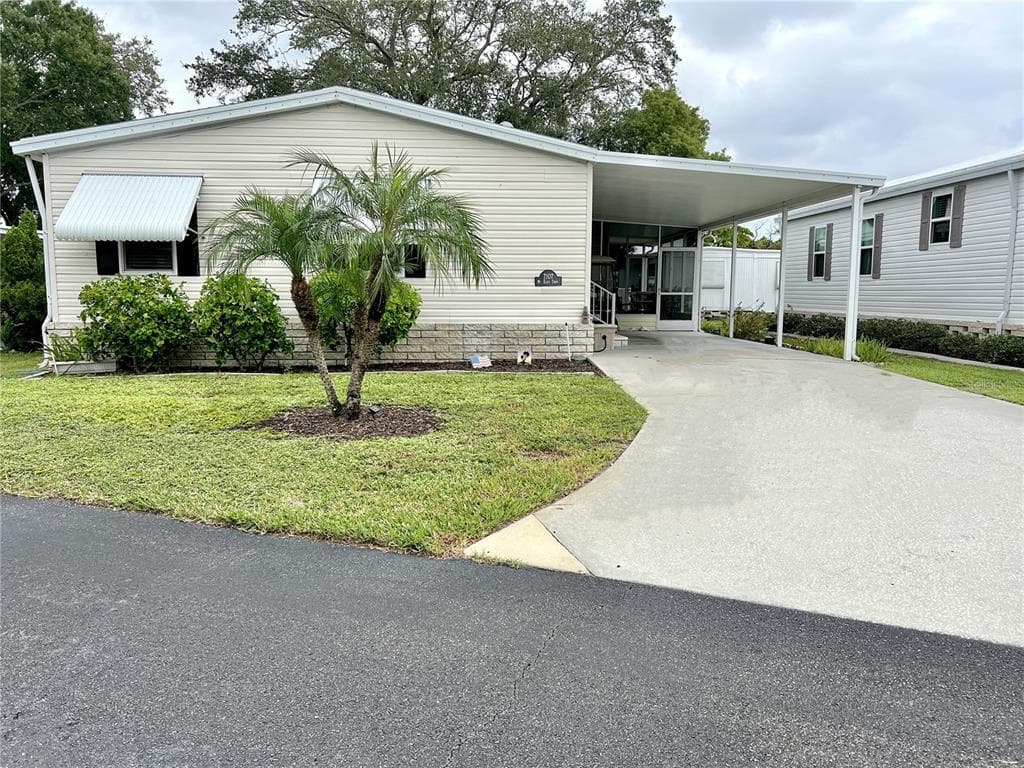 7107 MOUNT ESSEX DRIVE NE UNIT 520 ST PETERSBURG, FL 33702