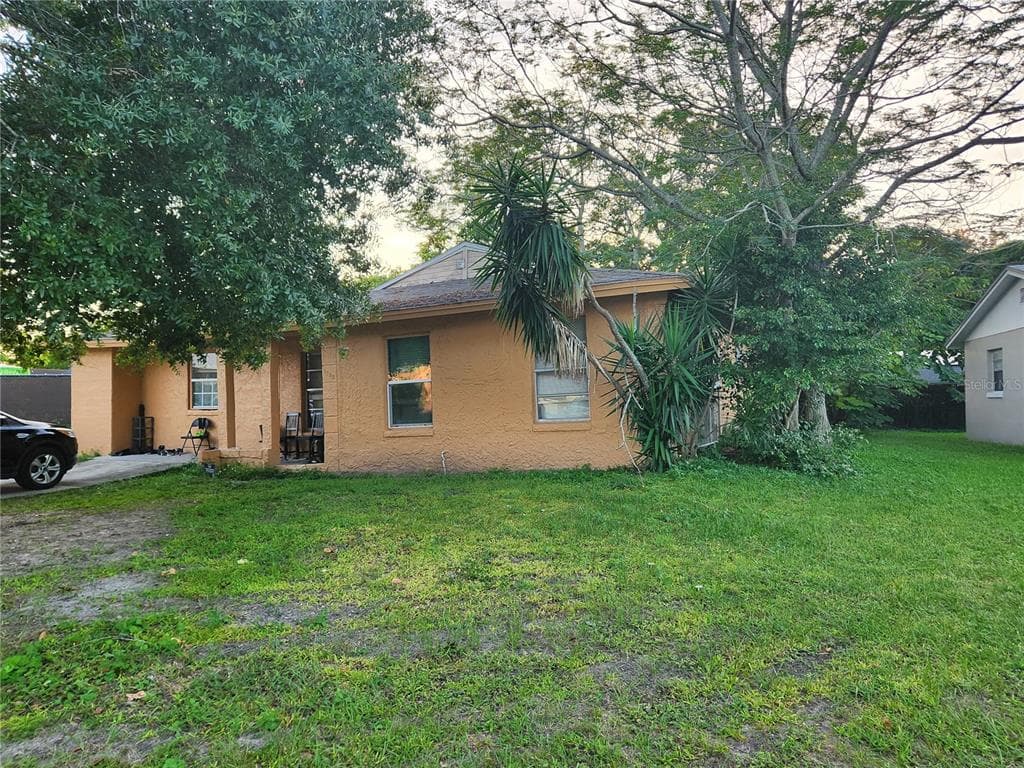 1732 FLORES COURT ORLANDO, FL 32811
