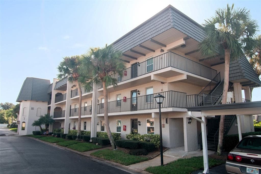 707 CORDOVA GREEN SEMINOLE, FL 33777