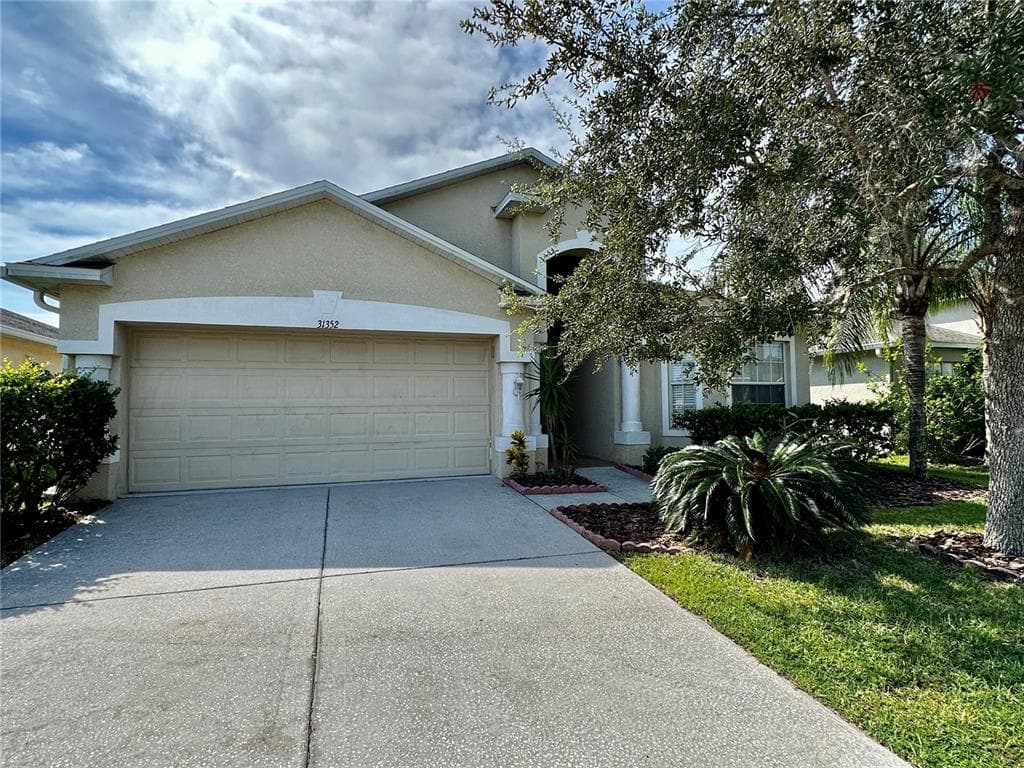31352 PHILMAR LANE WESLEY CHAPEL, FL 33543
