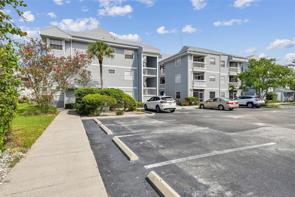 6924 STONES THROW CIRCLE N UNIT 8303 ST PETERSBURG, FL 33710