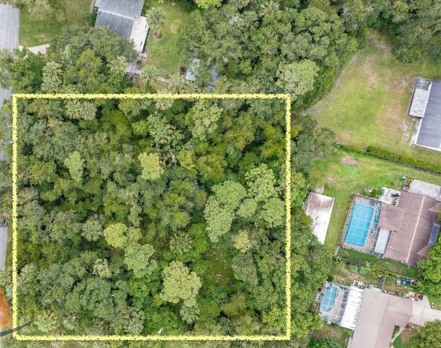 LAKESIDE DRIVE DELAND, FL 32720