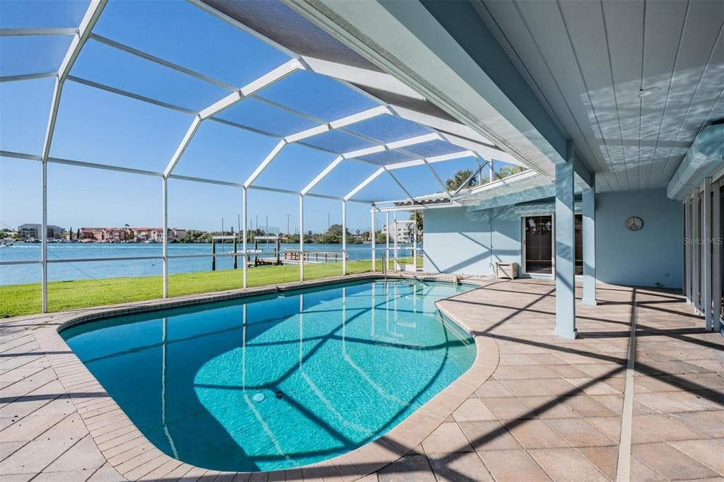 8052 13TH AVENUE S ST PETERSBURG, FL 33707