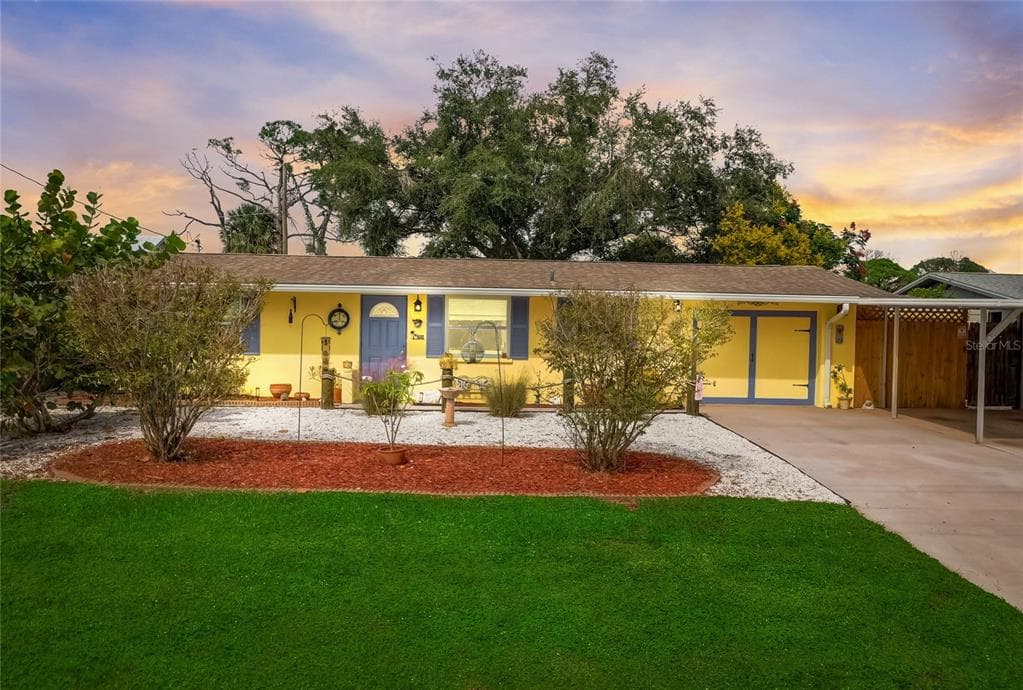 1640 LAKEVIEW PLACE ENGLEWOOD, FL 34223