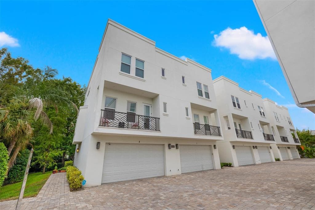 3505 S MACDILL AVENUE UNIT 8 TAMPA, FL 33629