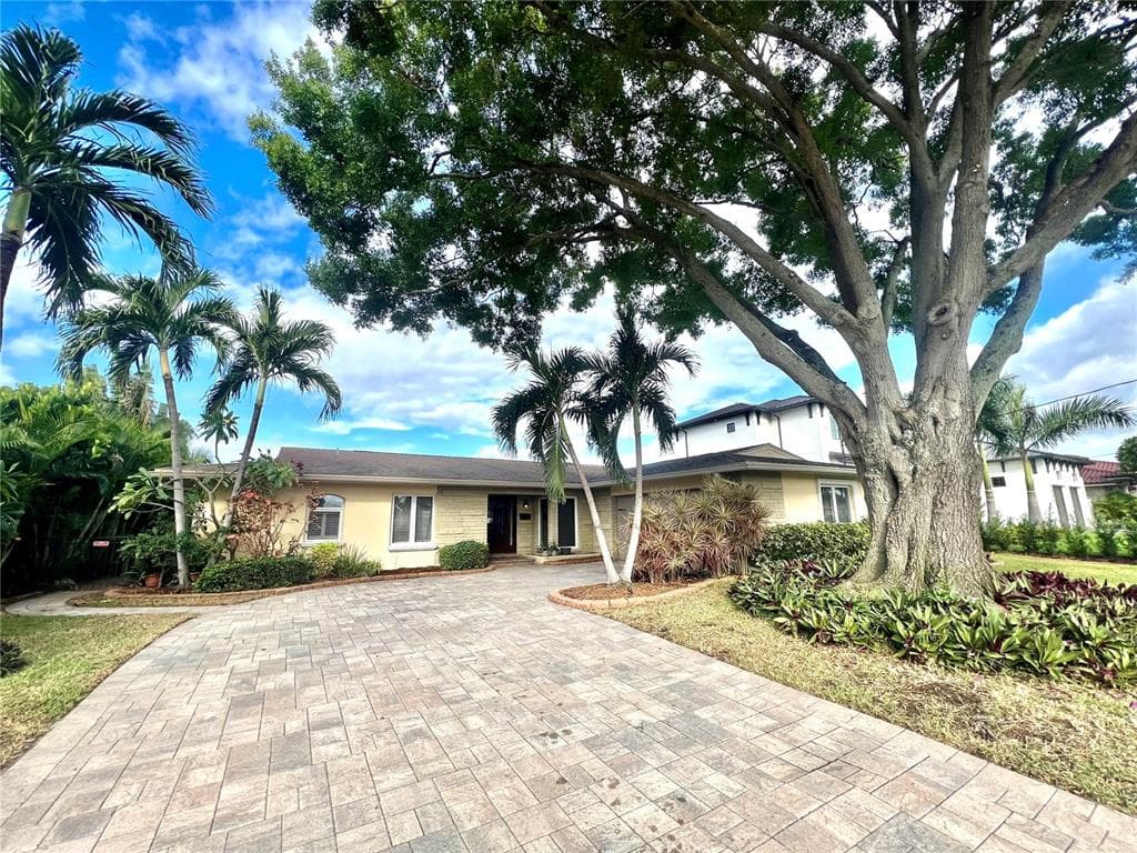 4388 13TH WAY NE ST PETERSBURG, FL 33703