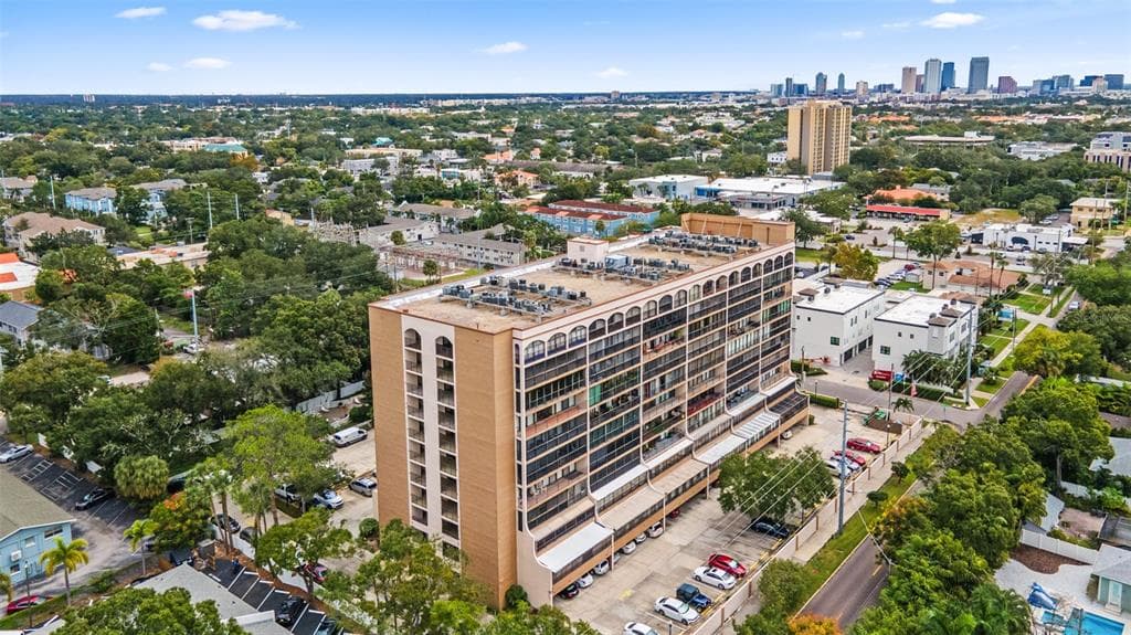 3211 W SWANN AVENUE UNIT 305 TAMPA, FL 33609