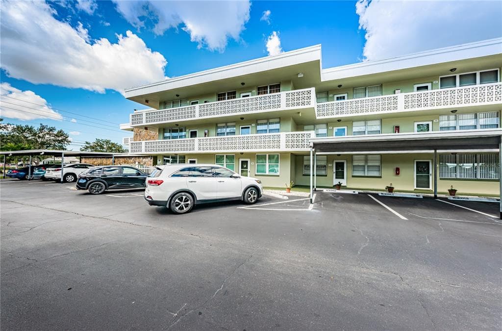 4705 1ST STREET NE UNIT 132 ST PETERSBURG, FL 33703