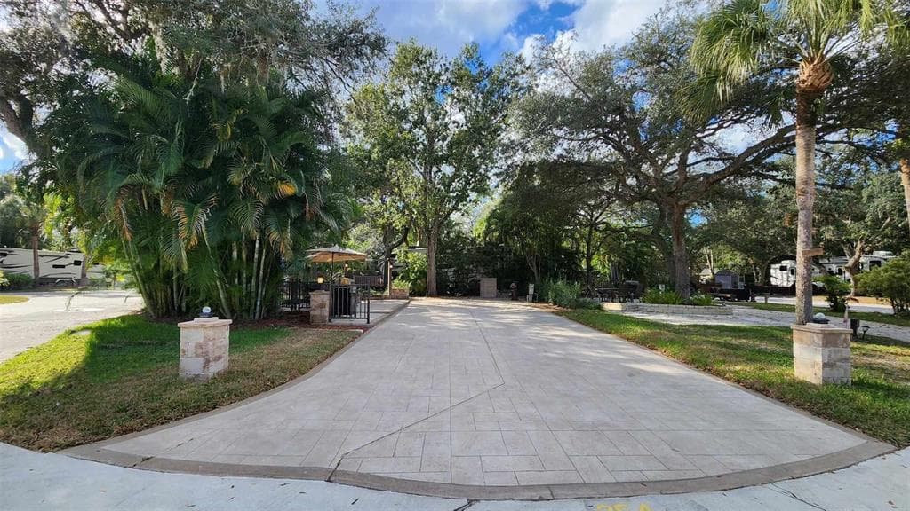 254 SADDLE LANE LAKE WALES, FL 33898