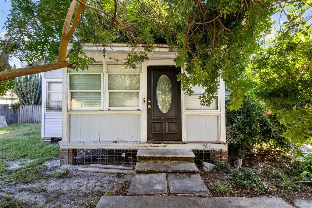 9501 N 11TH STREET TAMPA, FL 33612