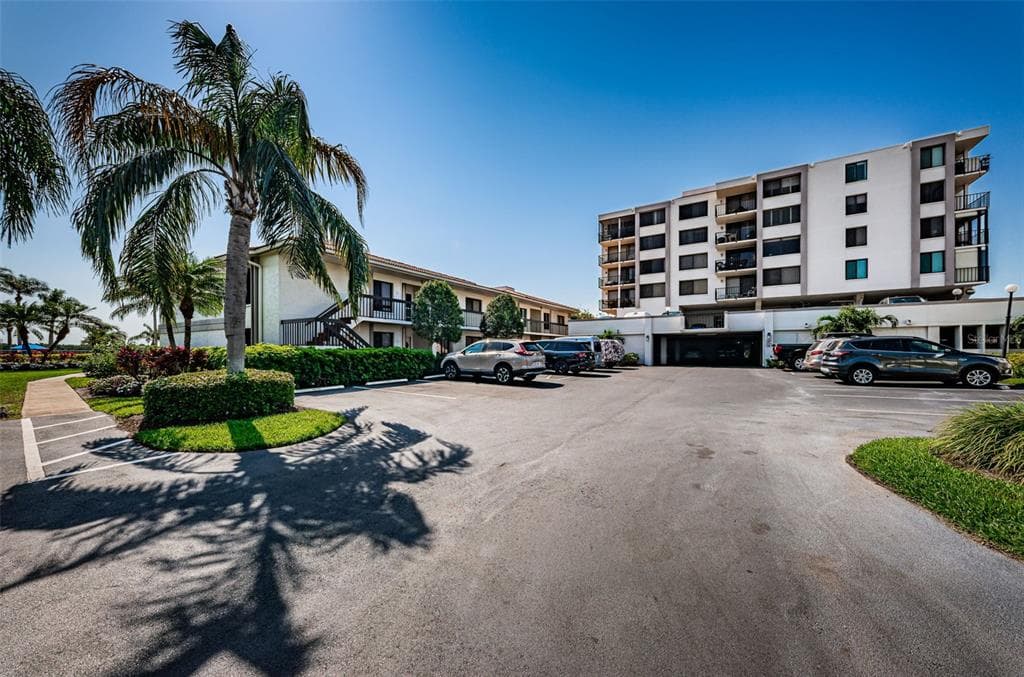 6295 BAHIA DEL MAR CIRCLE UNIT 405 ST PETERSBURG, FL 33715