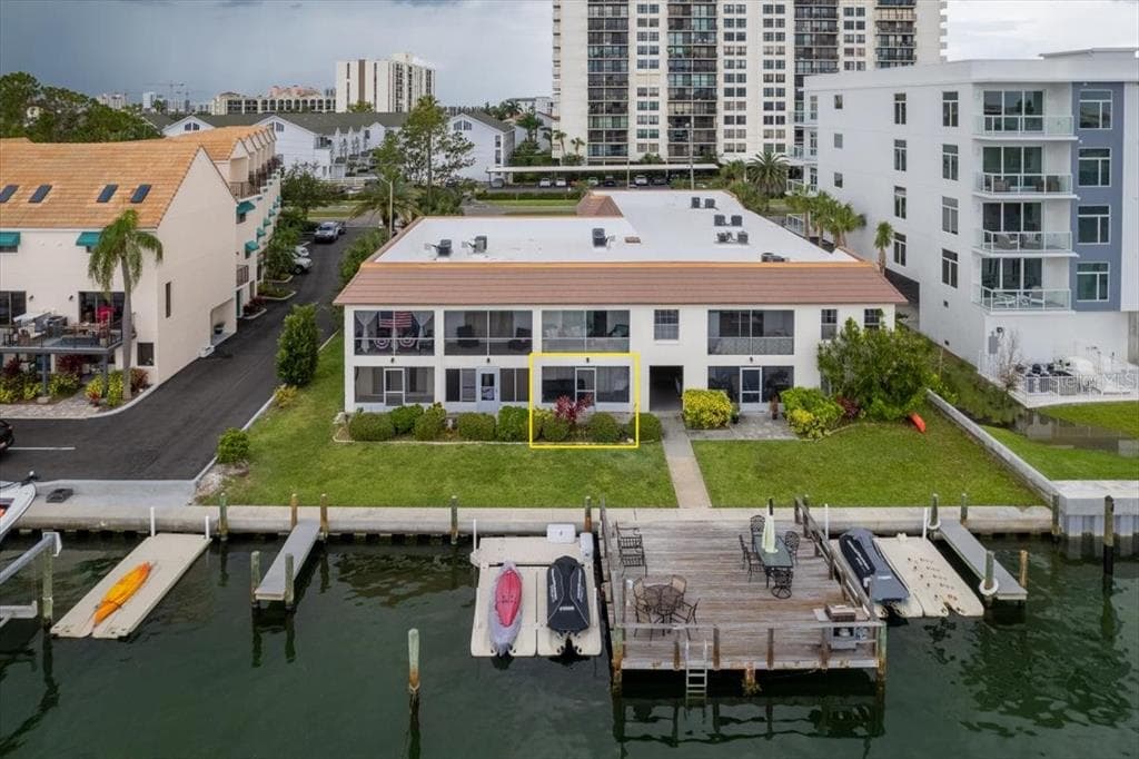 333 ISLAND WAY UNIT 105 CLEARWATER, FL 33767
