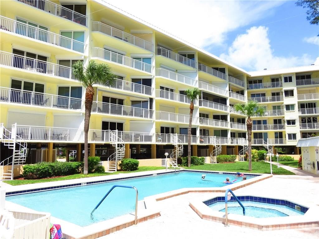 2504 GULF BOULEVARD UNIT 402 INDIAN ROCKS BEACH, FL 33785