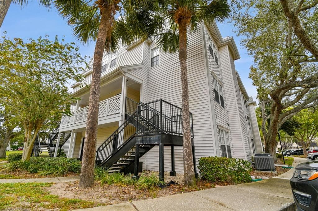 3304 HAVILAND COURT UNIT 302 PALM HARBOR, FL 34684