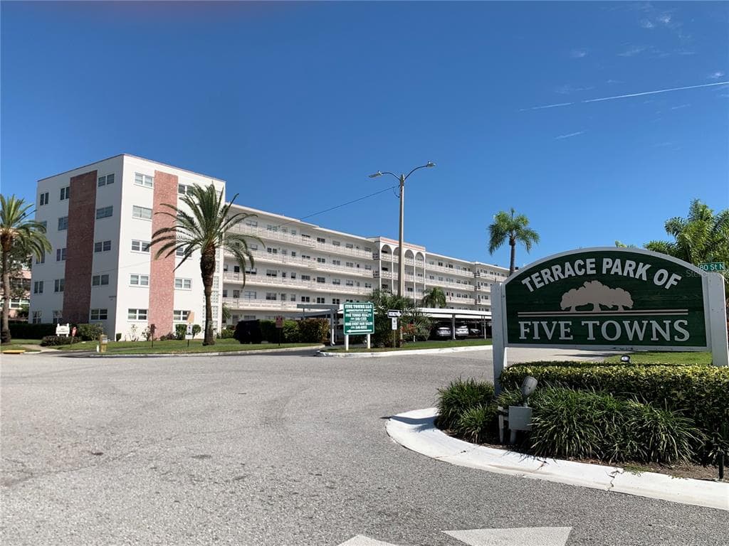 5501 80TH STREET N UNIT 514 ST PETERSBURG, FL 33709