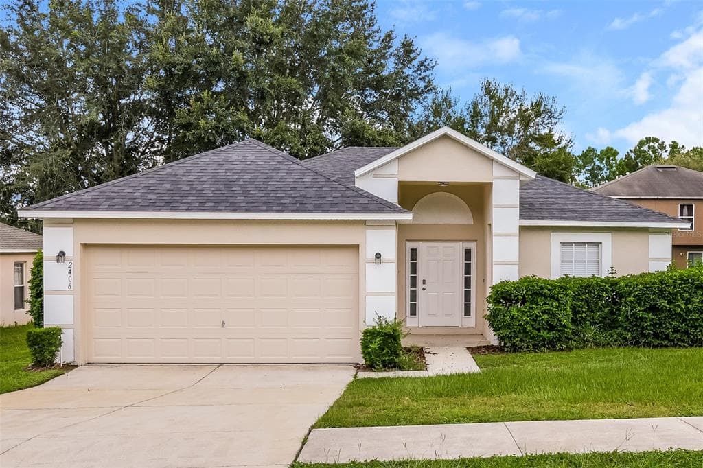 2406 FOXHOLLOW ROAD TAVARES, FL 32778