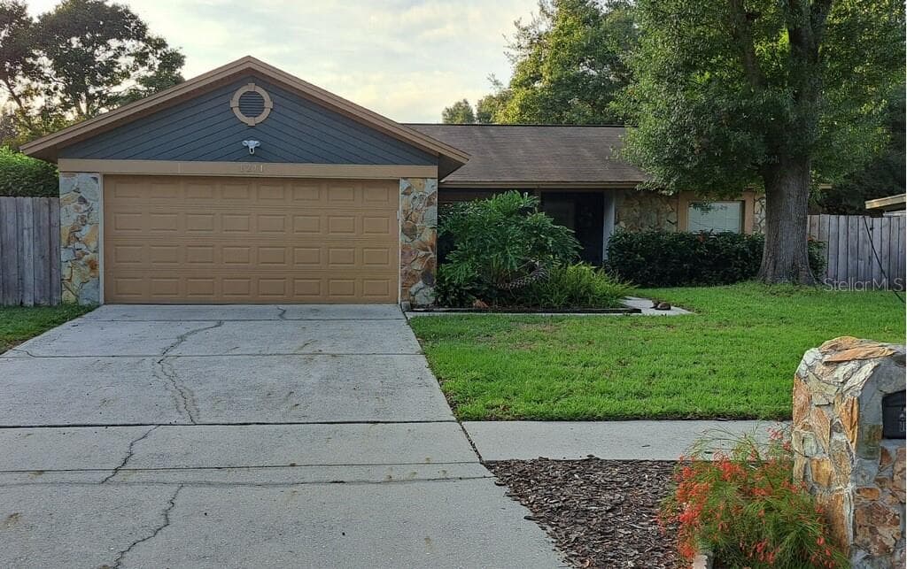 1211 LORNEWOOD DRIVE