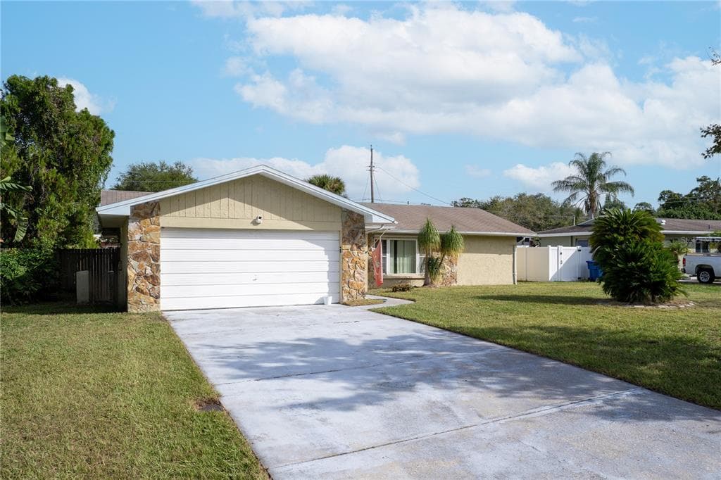 1720 PATLIN CIRCLE N LARGO, FL 33770