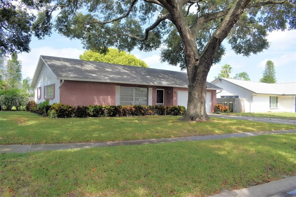 2890 CATHERINE DRIVE CLEARWATER, FL 33759