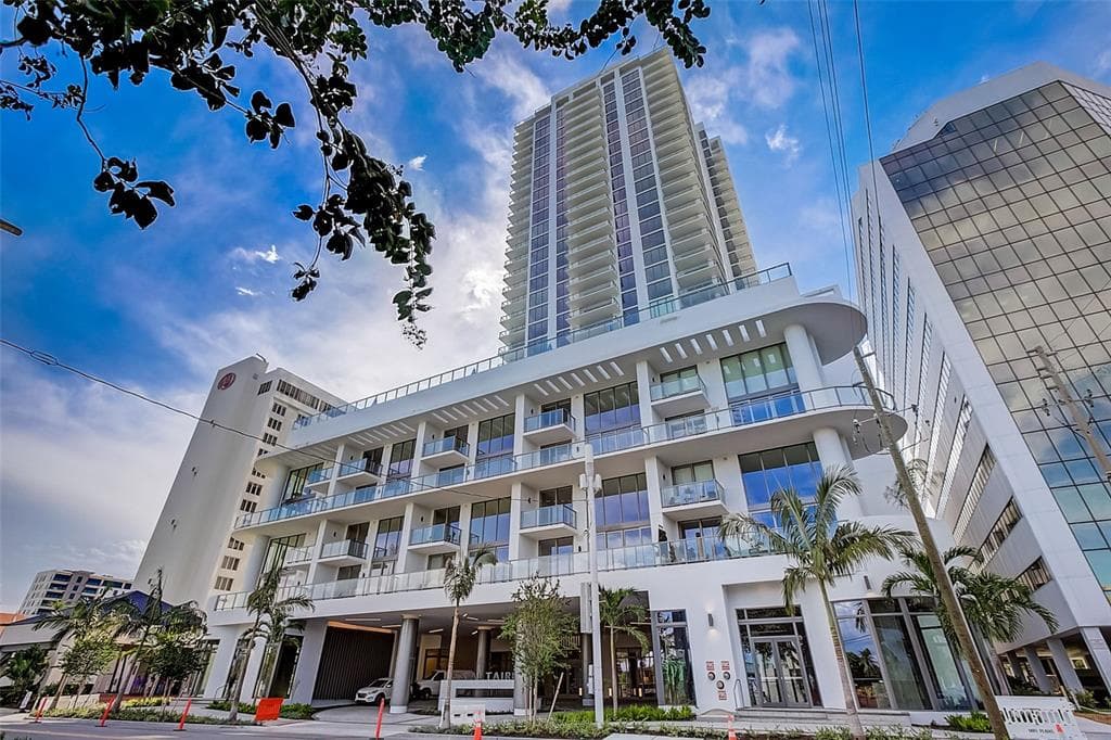 301 1ST STREET S UNIT 1005 ST PETERSBURG, FL 33701