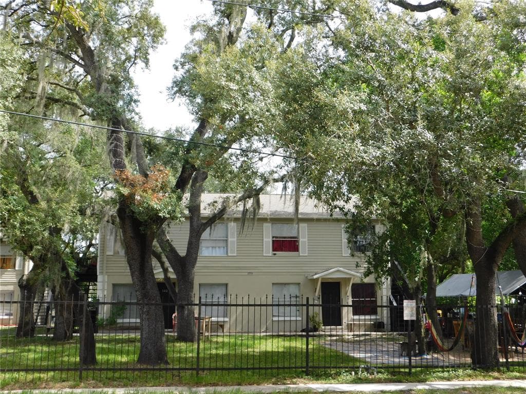 2204 E 132ND AVENUE UNIT 101 TAMPA, FL 33612