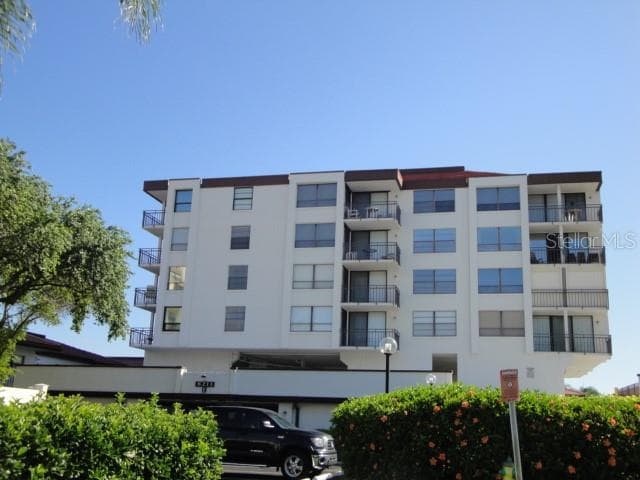 6211 SUN BOULEVARD UNIT 306 ST PETERSBURG, FL 33715