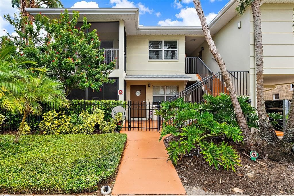 555 3RD STREET N UNIT 14 ST PETERSBURG, FL 33701