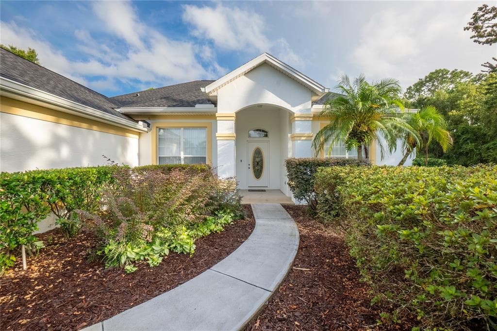 22 LAKESIDE PLACE E PALM COAST, FL 32137