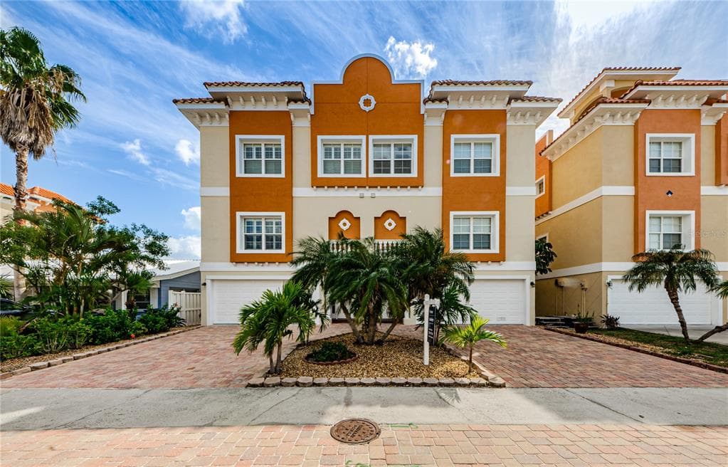 153 175TH AVENUE E REDINGTON SHORES, FL 33708