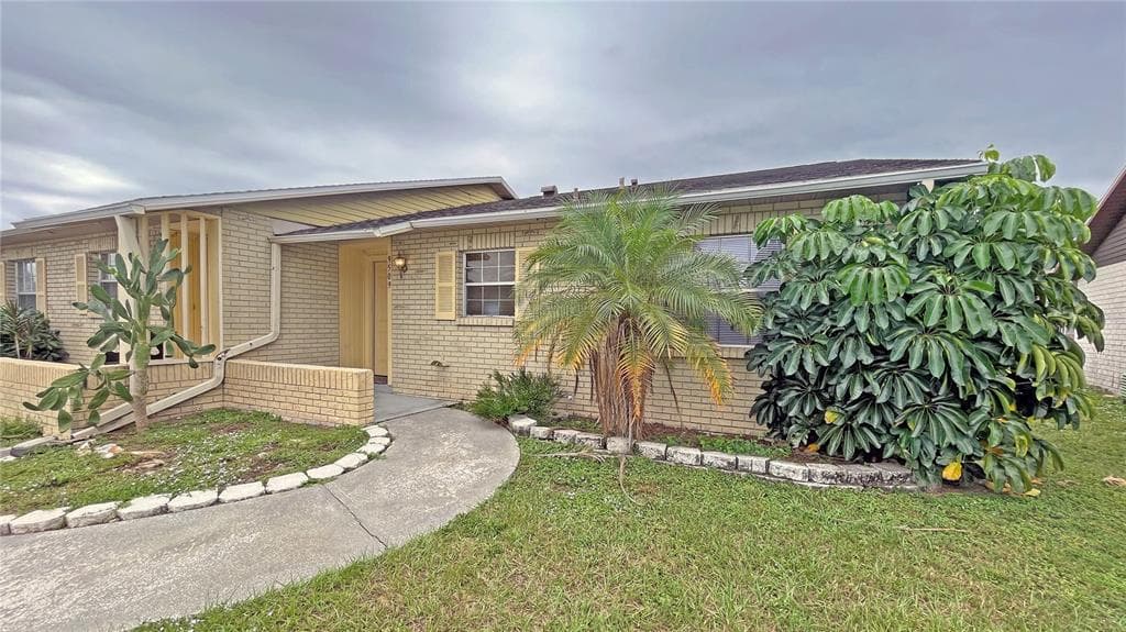 9509 FIELDVIEW CIRCLE UNIT A THONOTOSASSA, FL 33592