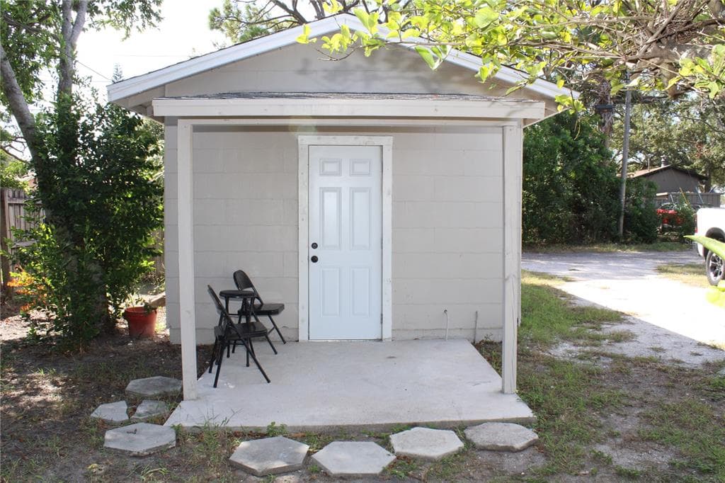 6946 4TH AVENUE N ST PETERSBURG, FL 33710