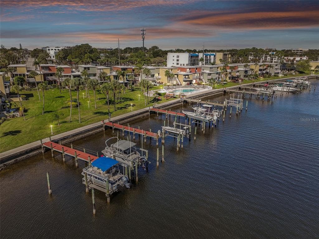 2424 W TAMPA BAY BOULEVARD UNIT B101 TAMPA, FL 33607