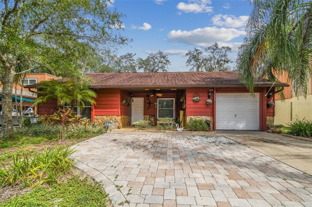10209 N HYALEAH ROAD TAMPA, FL 33617