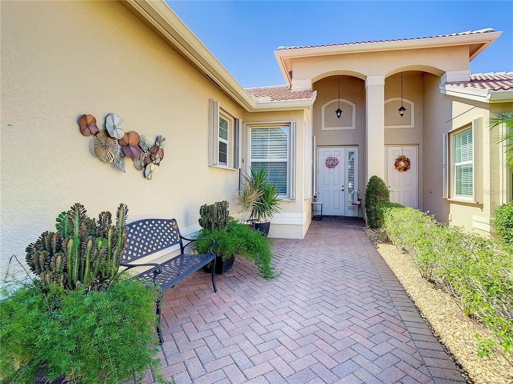 15616 AURORA LAKE CIRCLE WIMAUMA, FL 33598
