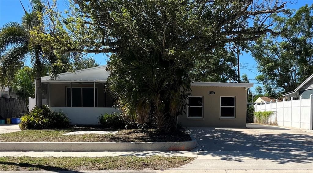 8450 52ND STREET N PINELLAS PARK, FL 33781