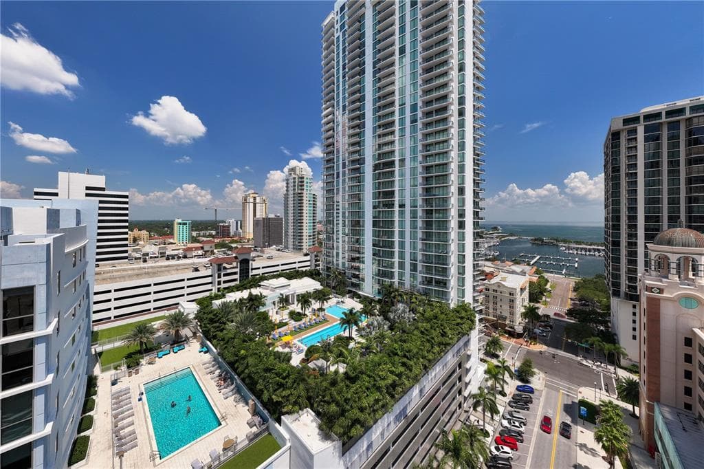 100 1ST AVENUE N UNIT 3903 ST PETERSBURG, FL 33701