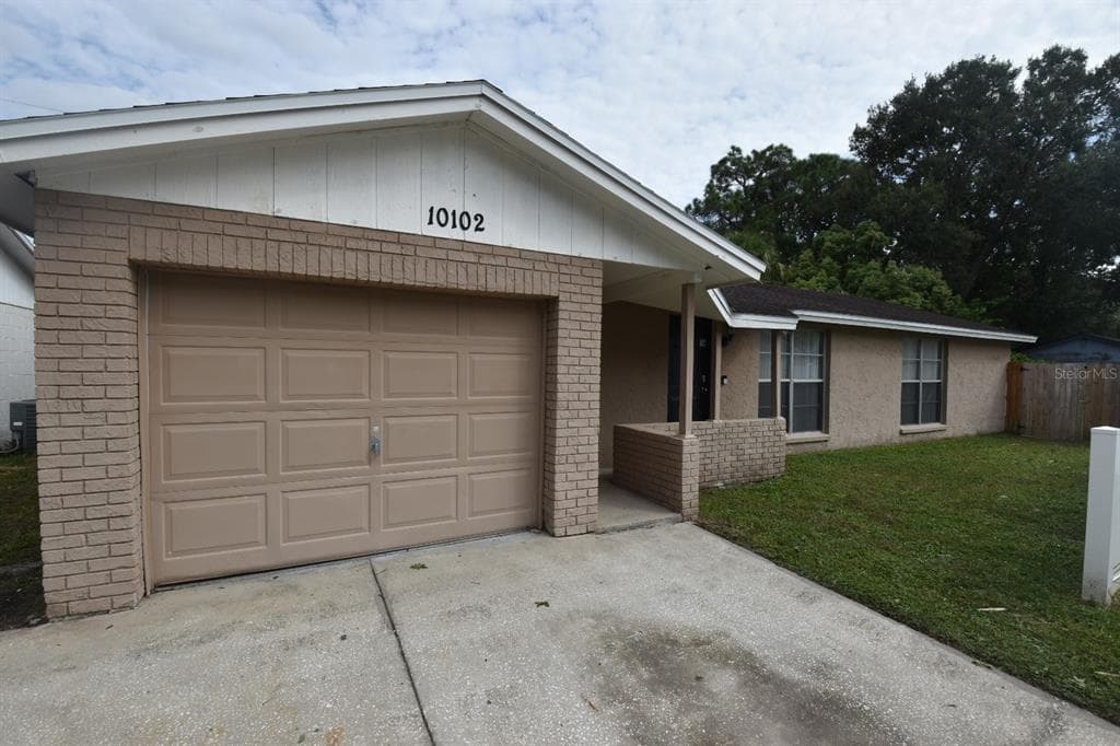 10102 BENBROOK COURT TAMPA, FL 33615