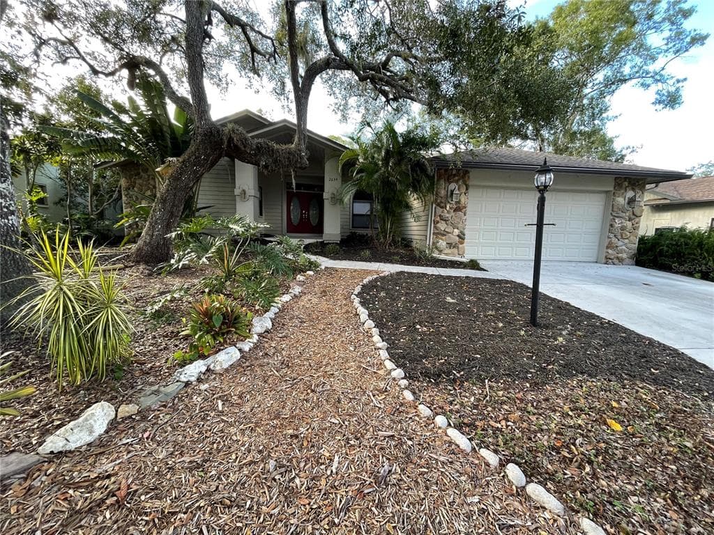 2634 MAPLELOFT ROAD SARASOTA, FL 34232