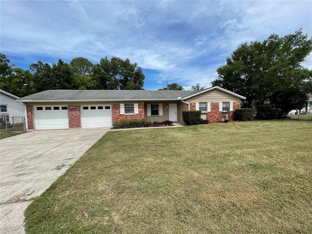 2523 LAKE ELLEN LANE TAMPA, FL 33618