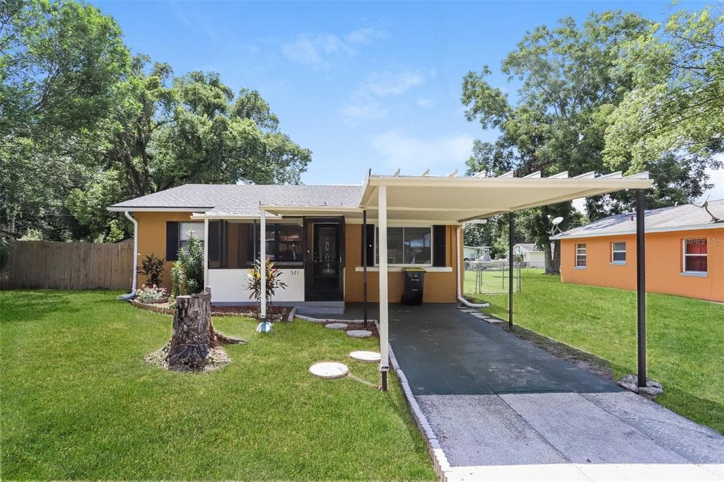 521 MONTICELLO AVE LAKELAND, FL 33801