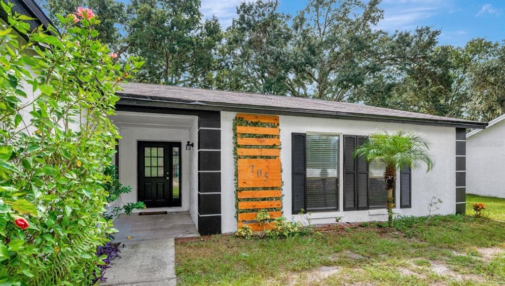705 SANDY CREEK DRIVE BRANDON, FL 33511