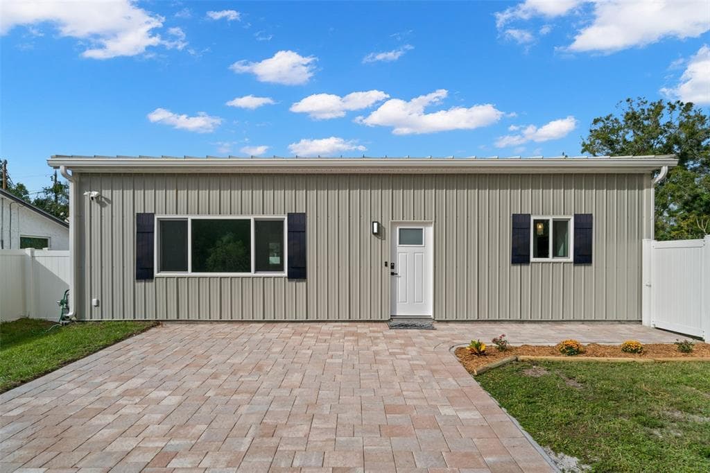 2081 20TH AVENUE SW LARGO, FL 33774