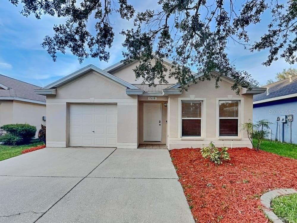 7618 DEVONBRIDGE GARDEN WAY APOLLO BEACH, FL 33572