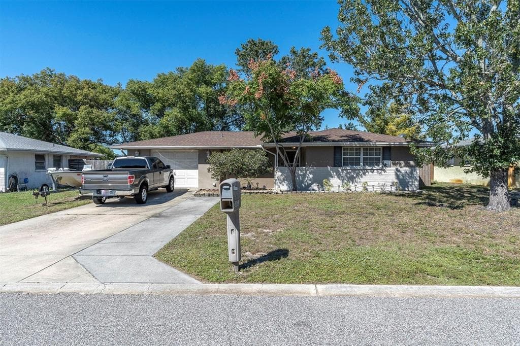 8001 PORTAGE DRIVE PORT RICHEY, FL 34668