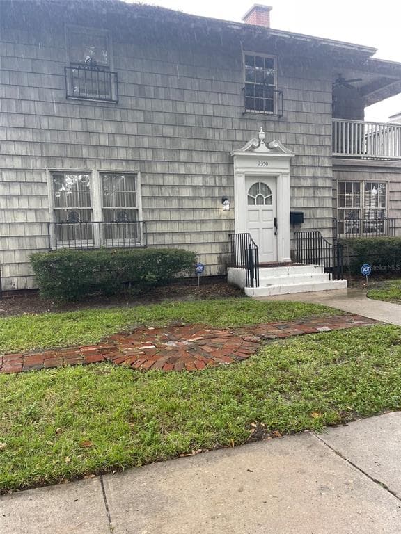 2350 WOODLAWN CIRCLE E ST PETERSBURG, FL 33704