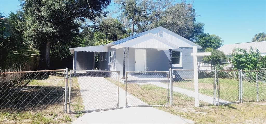 10008 N JASMINE AVENUE TAMPA, FL 33612
